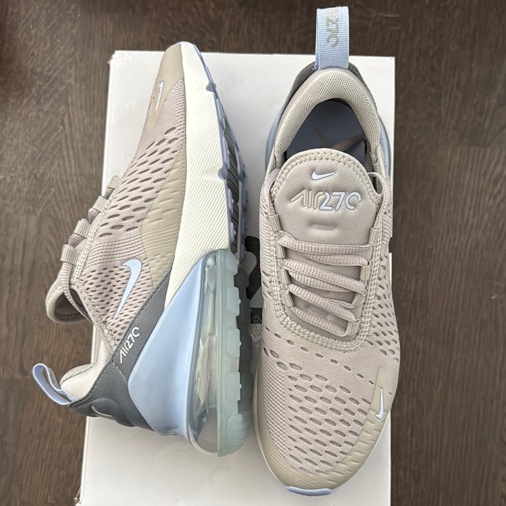 Nike Air Max 270 Sneakers - BNIB